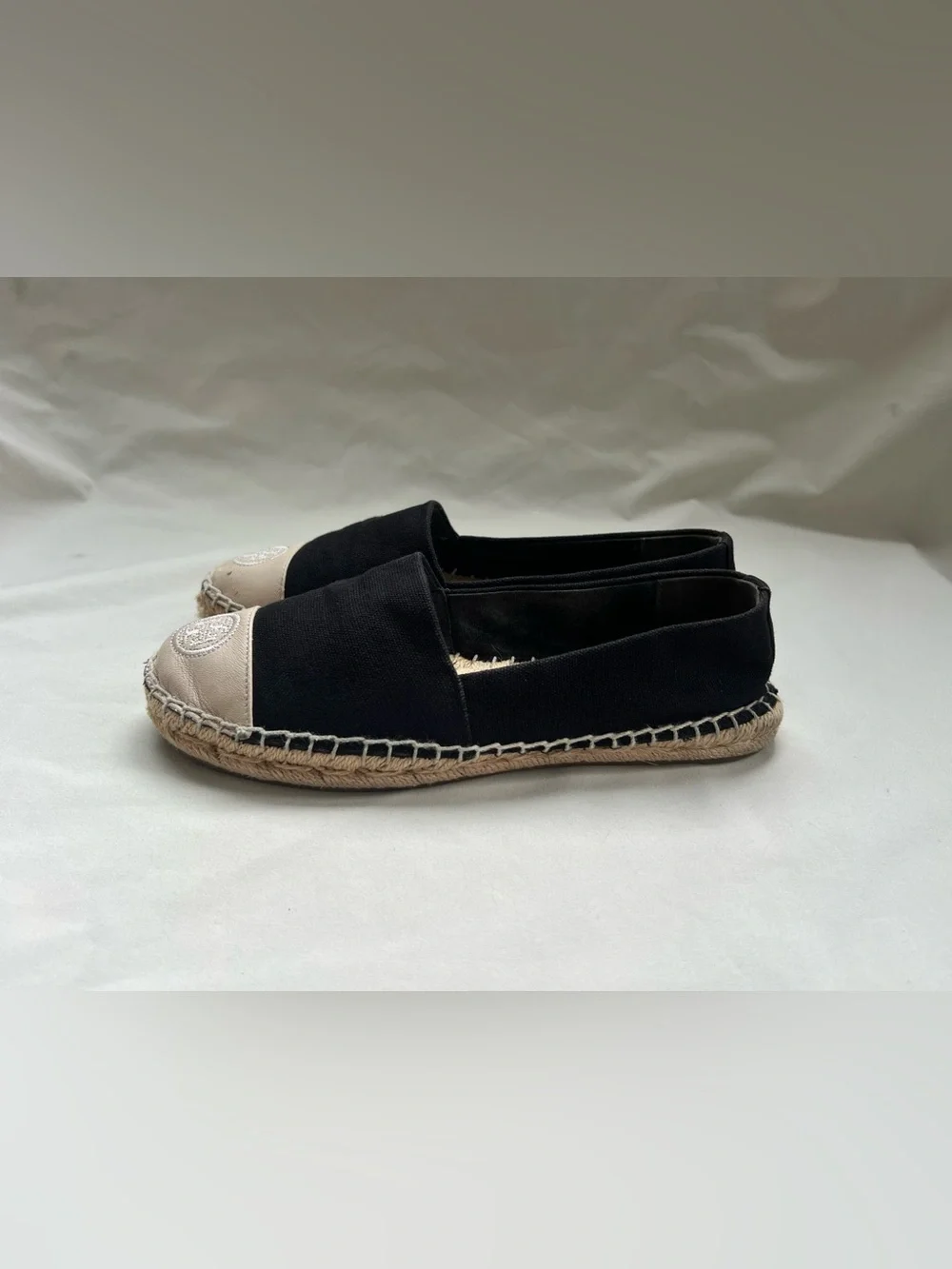 Tory Burch 5.5 6 Black Canvas Leather Logo Cap Toe Espadrille Flats Luxe Travel